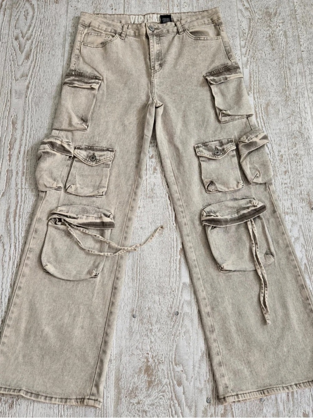acid-wash wide-leg multi-pocket cargo jeans in grey
